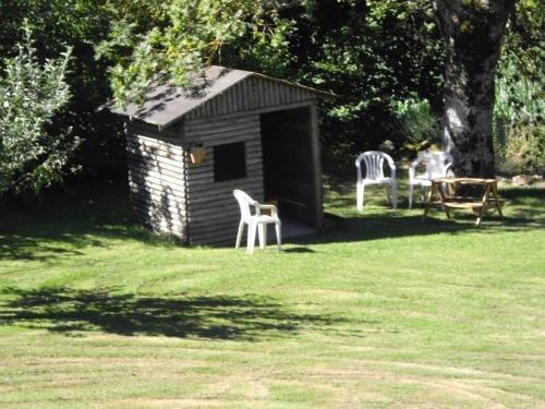 Gîte traditionnel avec terrasse et animaux acceptés - FR-1-496-115 (Gite traditionnel avec terrasse et animaux acceptes - FR-1-496-115) in La Tuilière (Rhône-Alpes)