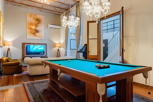 Great house w/ private terrace BBQ & Jacuzzi