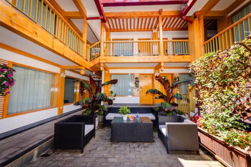 Lijiang Tongfu Inn