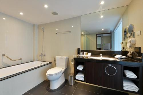 room detail thumbnail 2