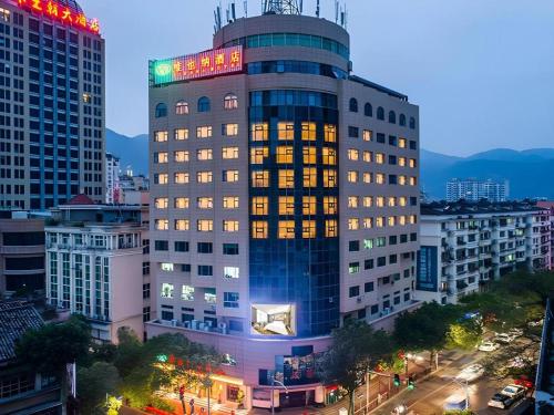 . Vienna Hotel Zhejiang Lishui Qingtian Post Building