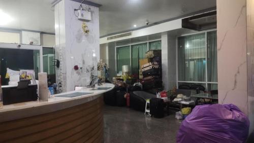J Two S Pratunam Hotel, Bangkok (photo 7)