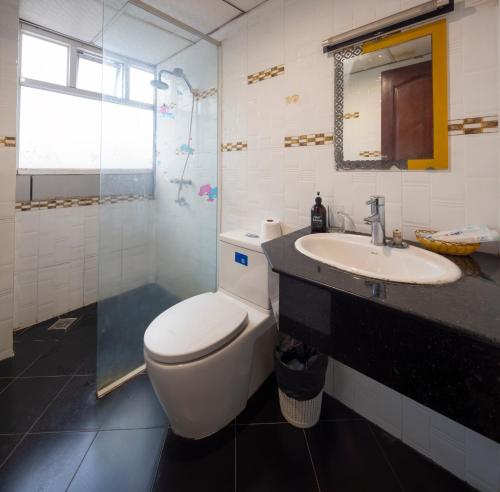 room detail thumbnail 2