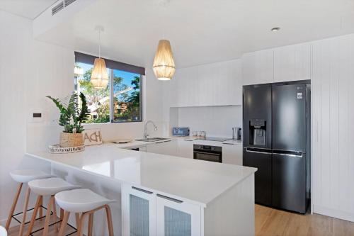 Waterfront Oasis in Runaway Bay - CoastHM in Runaway Öböl