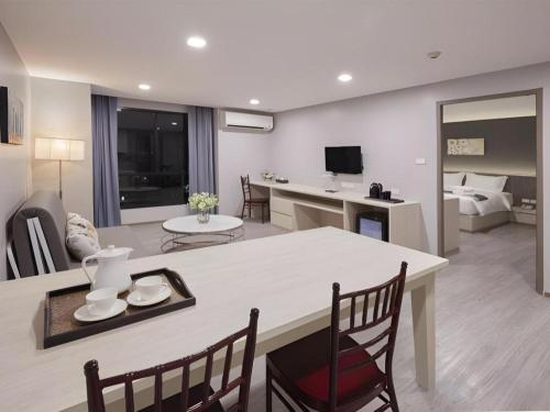 IWISH Hotel Bangkok near The Prathom-Nonthaburi Palace