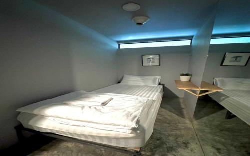 Standard Single Room image 5