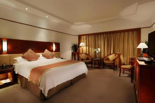 Capital Hotel near Chairman Mao Memorial Hall (Maozhuxi Jiniantang)