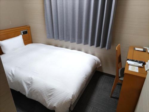 Compact Single Room - Non-Smoking
