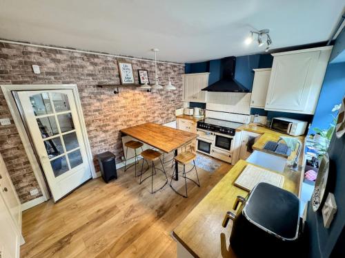 Large 3 bedroom home in the heart of Bingley in 賓格利