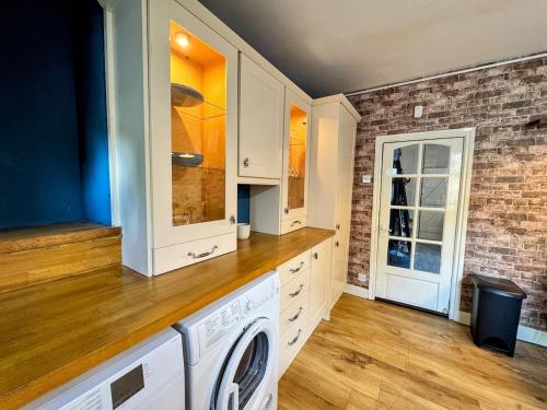 Large 3 bedroom home in the heart of Bingley in 賓格利