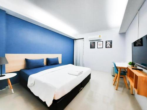 Your Place Hotel in ธนบุรี