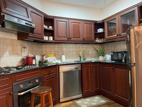 Luxurious Fully Furnished Apartment for Rent at 2000 Plaza, Colombo in Sri Jayawardenepura Kotte