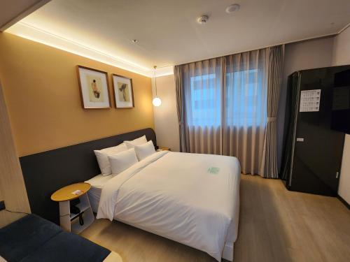 1 queen bed