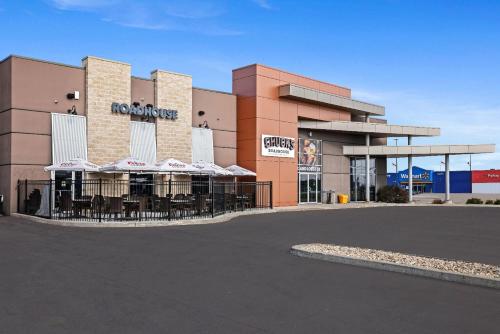 Days Inn & Suites by Wyndham Winkler