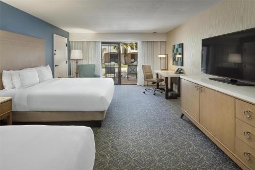 Hilton Santa Barbara Beachfront Resort - main image