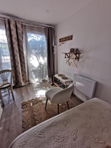 Au Poème du Chêne, Logement indépendant, Calme, Parking gratuit - Chambre d'hôtes - Basse-Goulaine