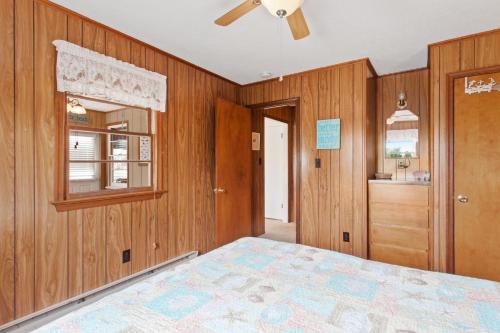7055 - Henry`s Hut - image 2