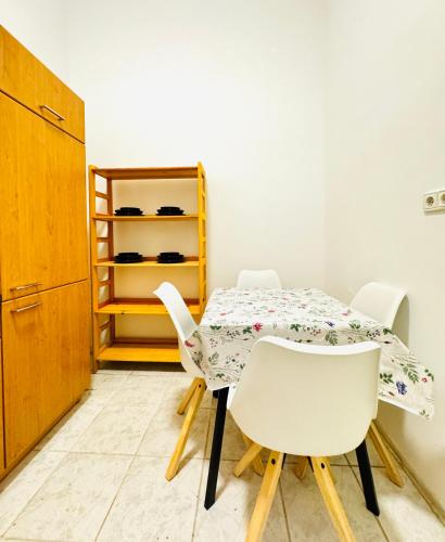 Affordable Apartment, 4 Minutes from Stadthalle and U6 Metro, Wien (Foto 6)