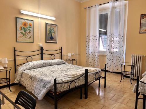 Double or Twin Room image 10