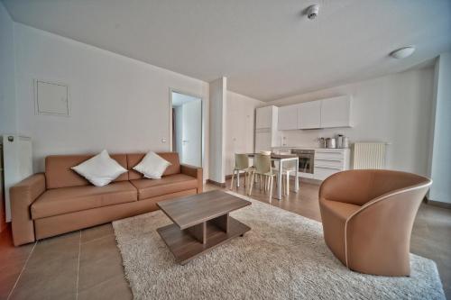 Standard One-Bedroom Apartment image 8
