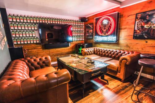 เซนต์คริสโตเฟอส์ อินน์ ลอนดอนบริดจ์ เดอะ วิลเลจ (St Christopher's Inn London Bridge - The Village) near เอชเอ็มเอส เบลฟาสท์