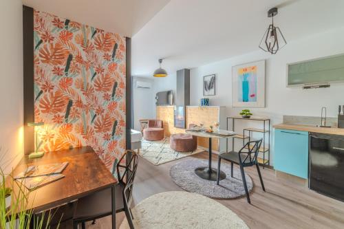 Bleuet Roanne centre-ville -Parking & Clim in Roanne