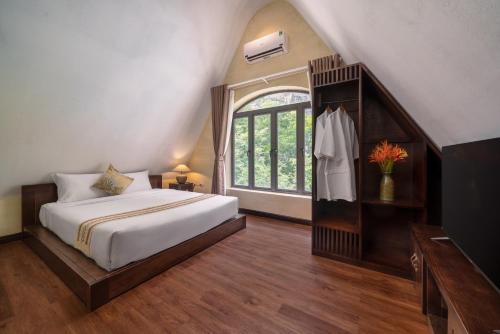room detail thumbnail 0