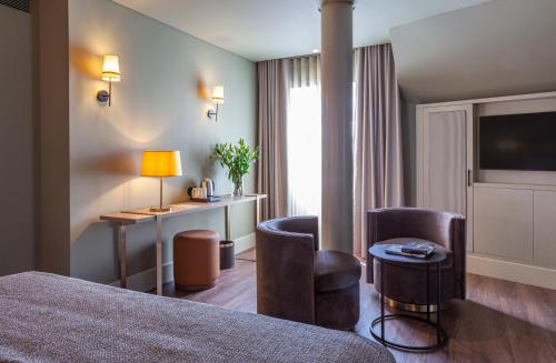 room detail thumbnail 1