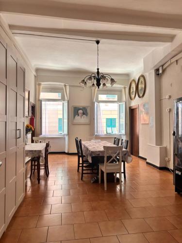 共用Lounge/電視區, Albergo fiorita in 桑皮耶達雷納