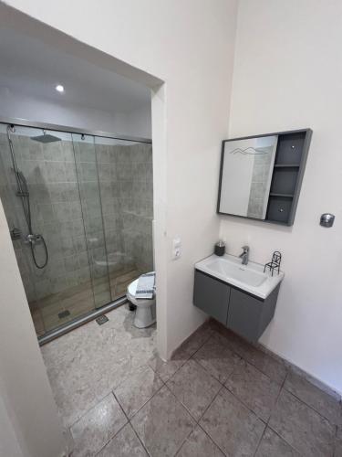 2 bedrooms, 5 beds
