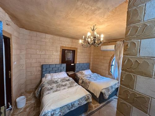Queen of the pyramids hotel - image 6
