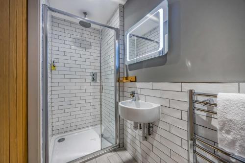 rooms@73