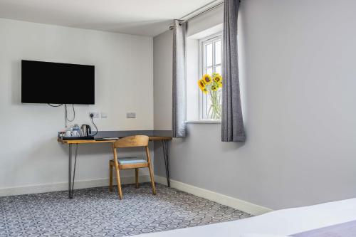 rooms@73