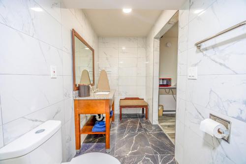Oyo Hotel Bartow - 화장실
