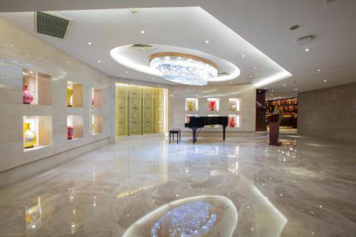 Grand Sun City Hotel-Located city center Metro Access in Furong