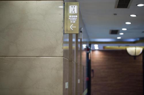 Grand Sun City Hotel-Located city center Metro Access - image 2
