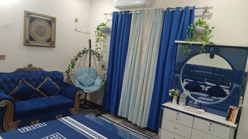 Studio Apt with Ac near the airport Gulistan e joher block 8, Karáčí