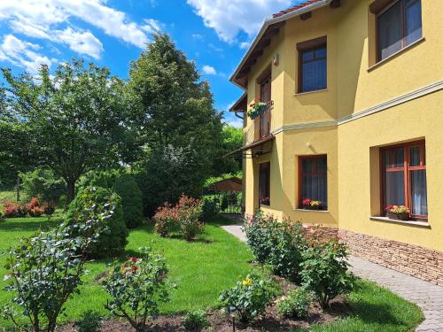 Völgy Apartman - Apartment - Eger