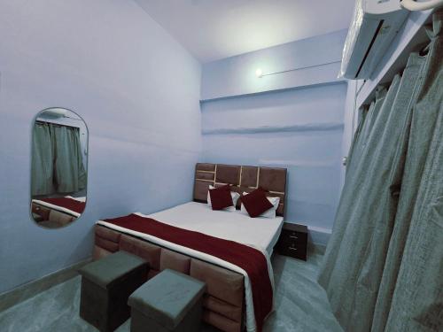 ROYAL STAY NEAR assi ghat - image 2