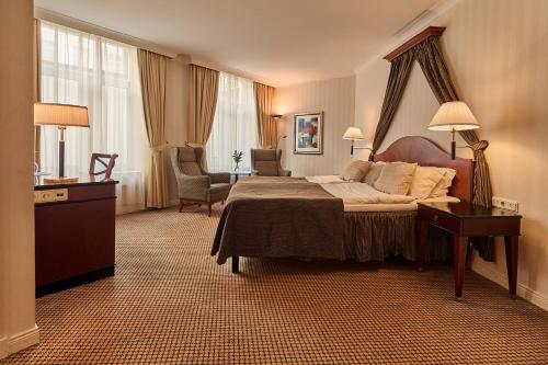 1 queen bed