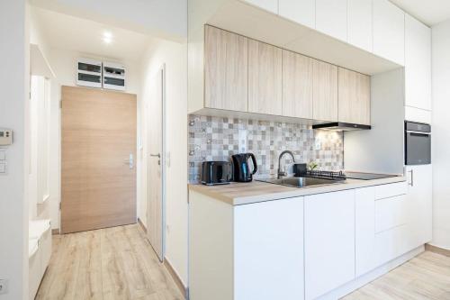 Stylish - NEW - Central Home - main image