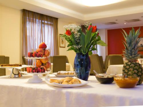 Hotel Regina - image 11