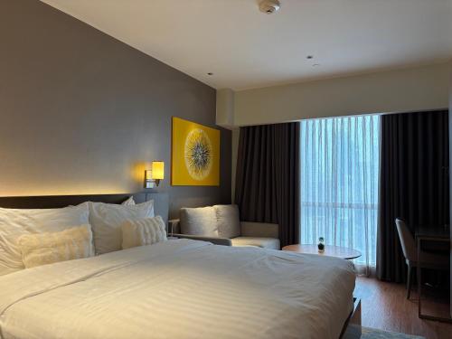 The hotel residences at Acqua, Manila