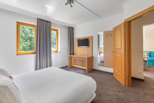 One-Bedroom Apartment image 10