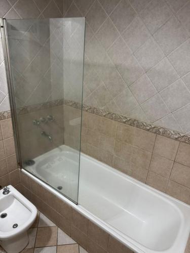 Shower, Departamento en pleno centro in San Miguel Del Monte