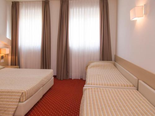 Hotel Regina - image 3