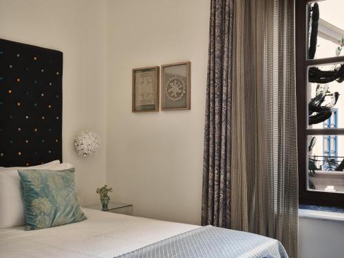 Classic Room image 6