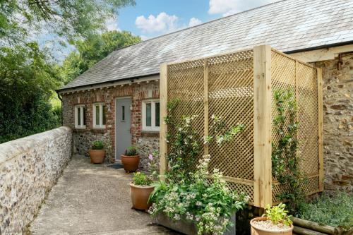 Exterior view, Acorn Cottage in Southleigh