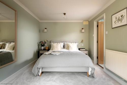 Exterior view, Acorn Cottage in Southleigh