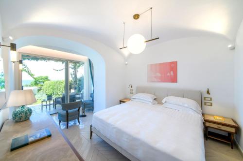 Two-Bedroom House with Sea View image 10